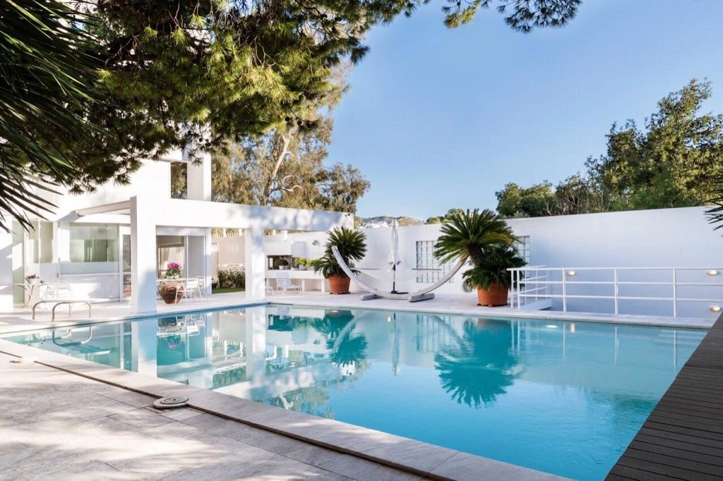 2 - beach walk house for sale in vouliagmeni attica greece