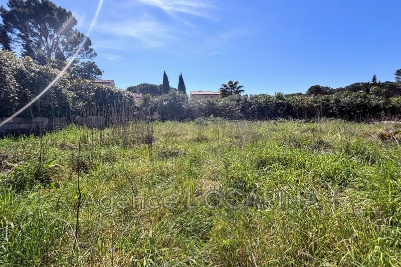 Grundstück von 1 500 m²