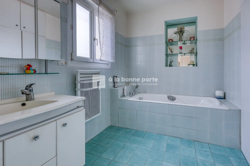 2 - beach walk house for sale in saint-cyr-sur-mer var france