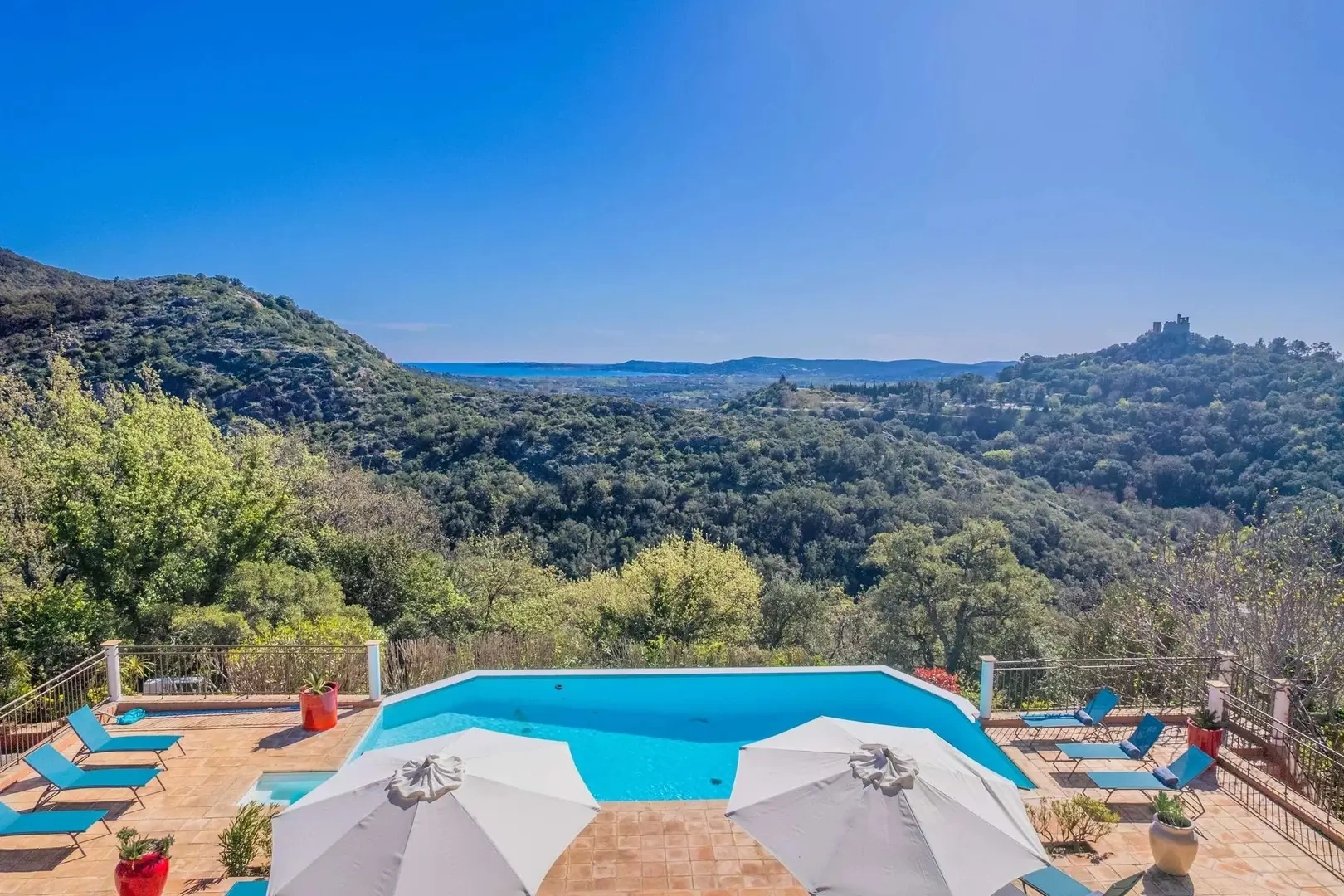 2 - affitto vacanze casa grimaud var francia