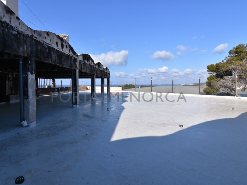 Commerce de 300 m²