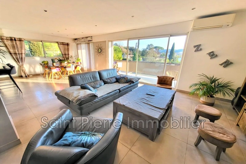 Apartamento con piscina