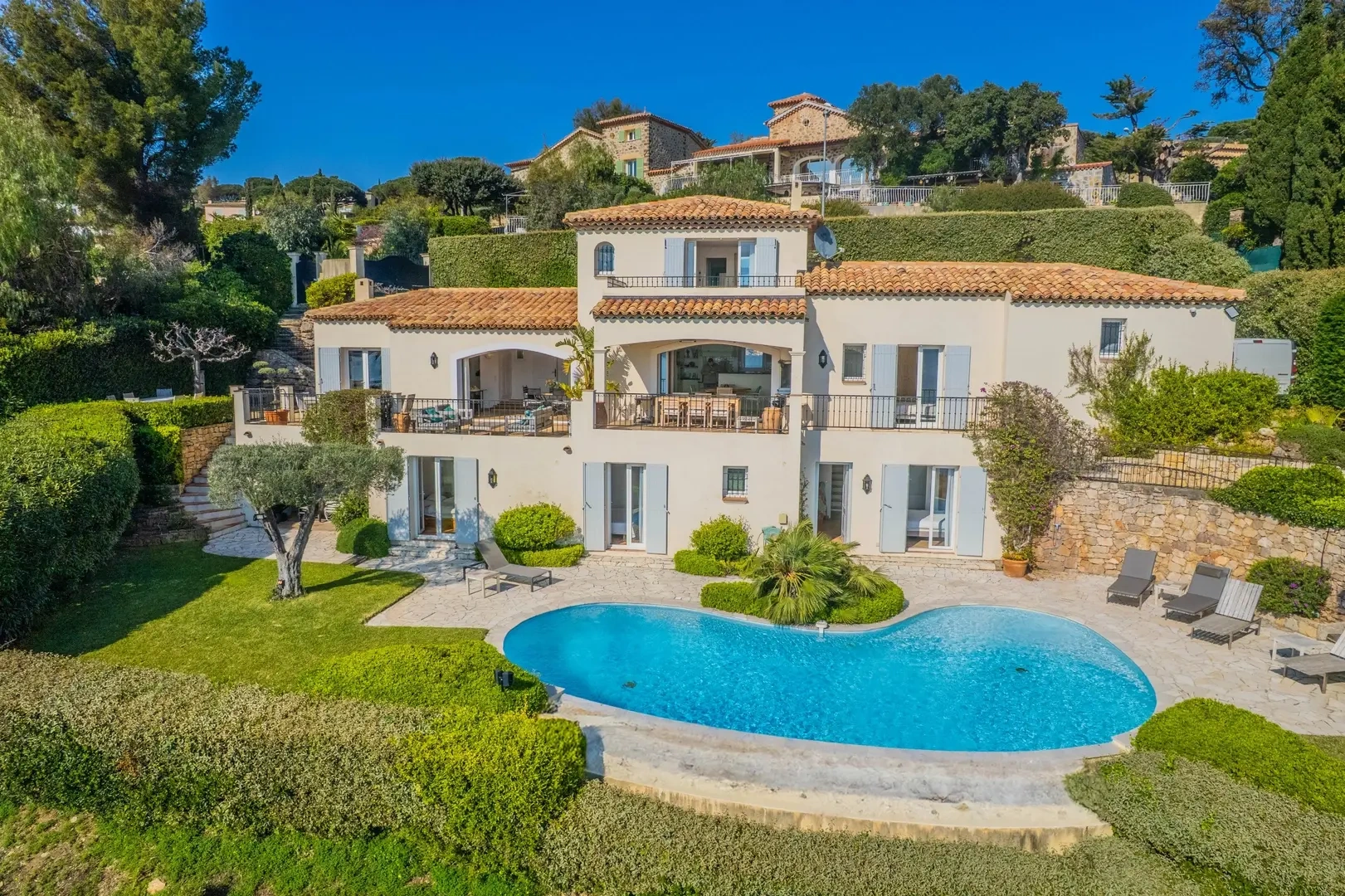 2 - venta casa vista al mar les issambres var francia