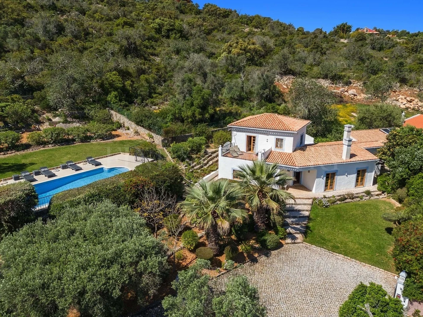 2 - villa for sale in santa bárbara de nexe algarve portugal