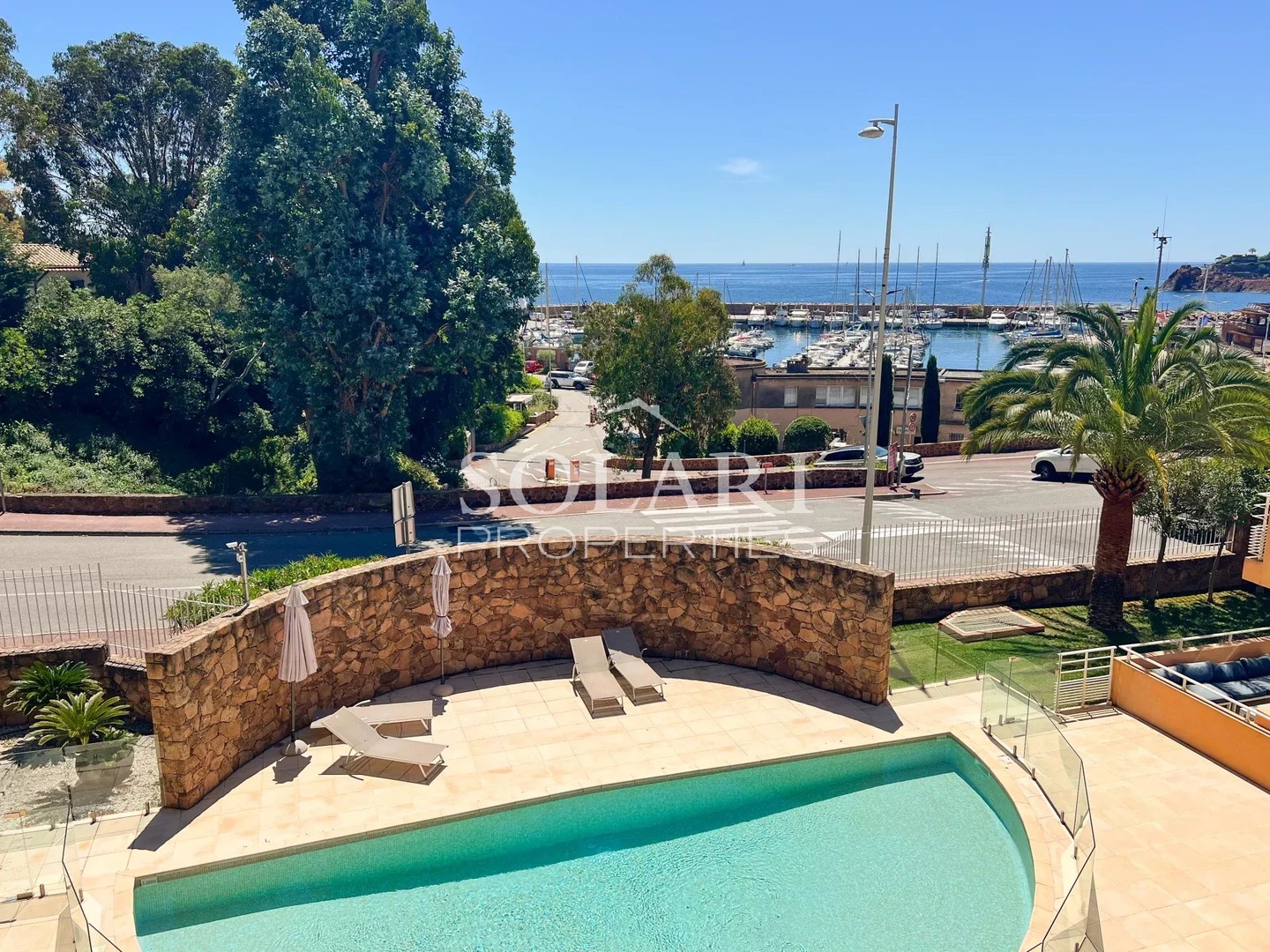 1 - sea view apartment for vacation rentals in théoule-sur-mer alpes-maritimes france